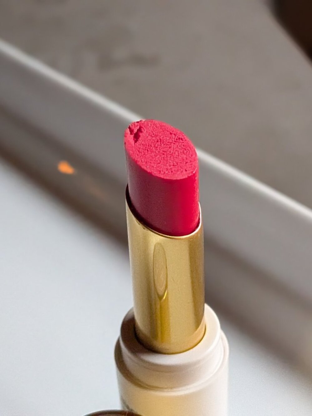Sheer Matte Lipstick Bisou Balm | Amour Fou -soft crimson red